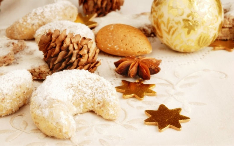 BACKEN ZUR WEIHNACHTSZEIT MIT KINDERN: SO MACHT'S ALLEN SPASS